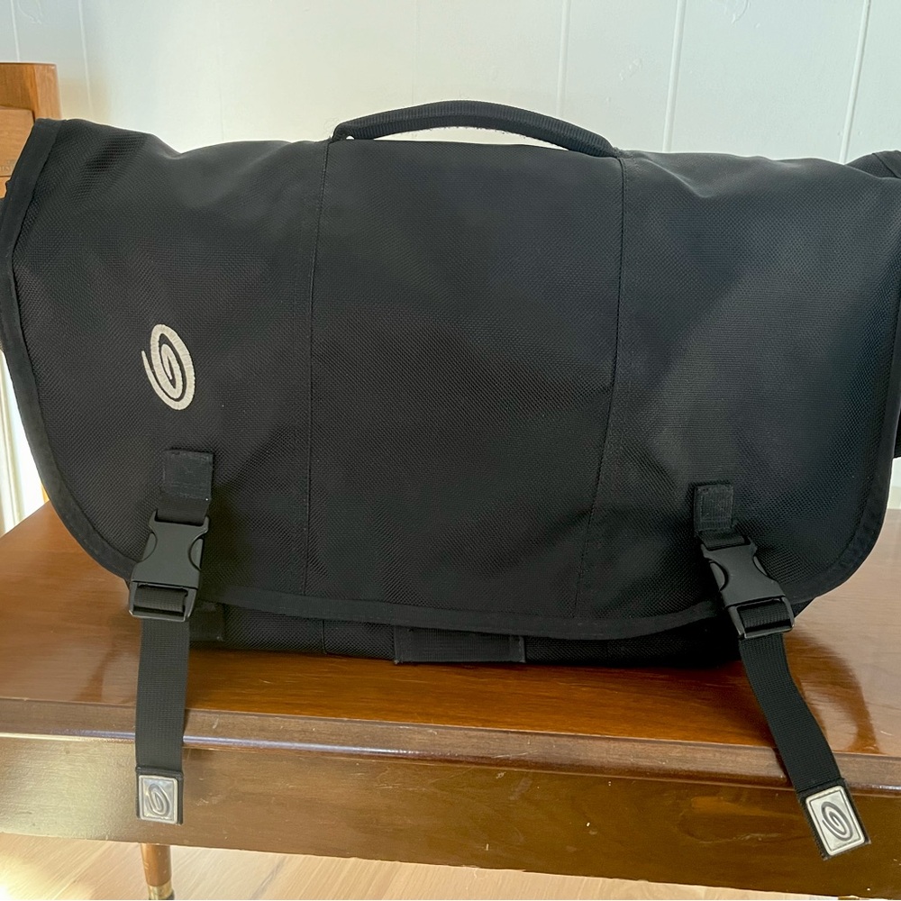 Timbuk2 Classic Black Messenger Bag